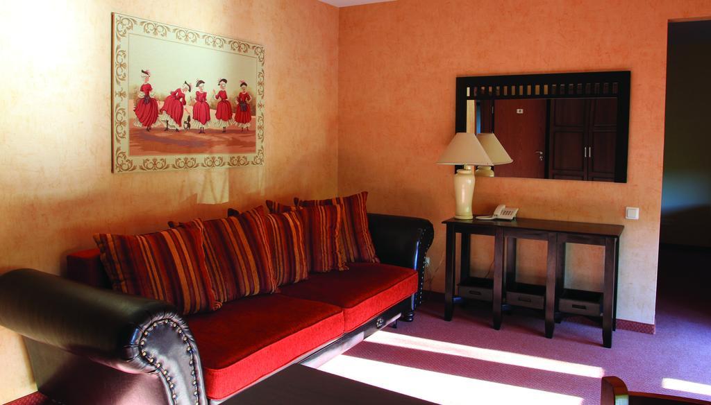 Grafo Zubovo Hotel & Spa Bubiai Екстериор снимка