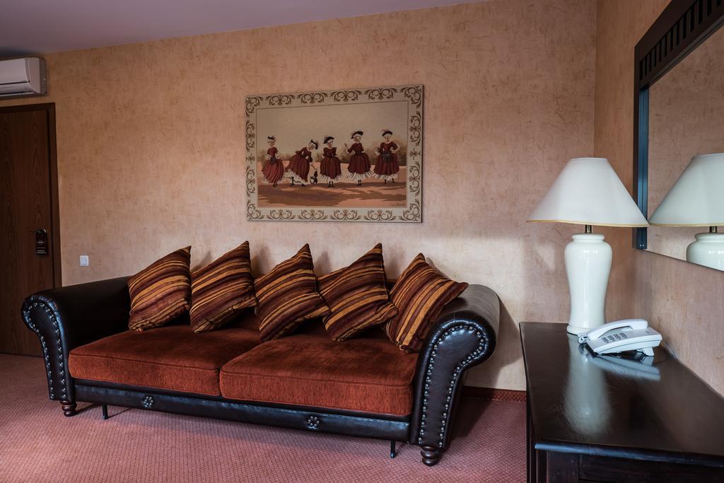 Grafo Zubovo Hotel & Spa Bubiai Екстериор снимка